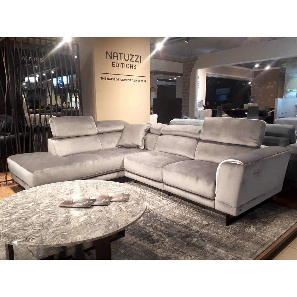 Itališka kampinė sofa Natuzzi Editions C160 su miego funkcija ir elektriniais reglaineriais