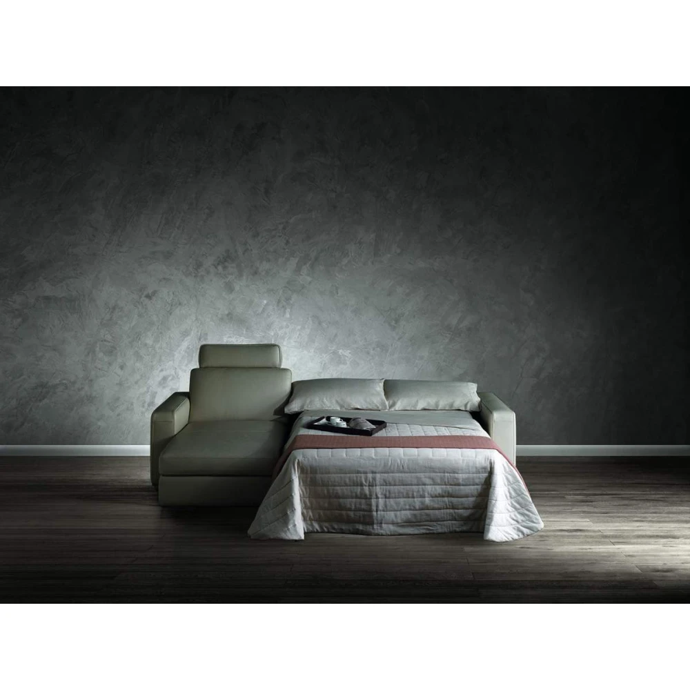 Kampinė sofa Natuzzi Editions B764 – itališka sofa su pasirinkimais ir miego funkcija