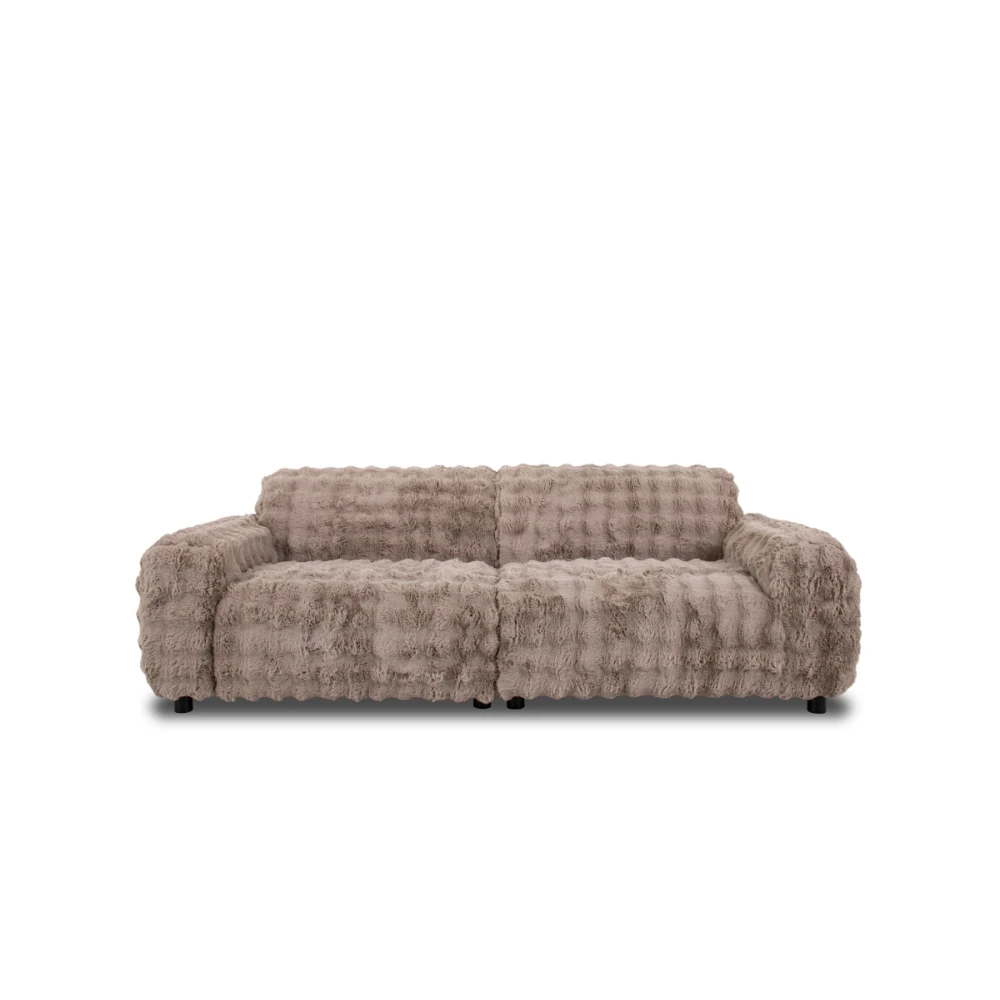 Sofa Cuddle – moderni sofa su minkštu audiniu ir skandinavišku dizainu, be miego funkcijos