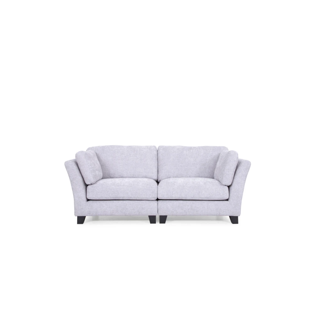 Sofa Eden – moderni sofa su minkšta sėdimoja dalimi, pagalvėlėmis ir lenktais porankiais, be miego funkcijos