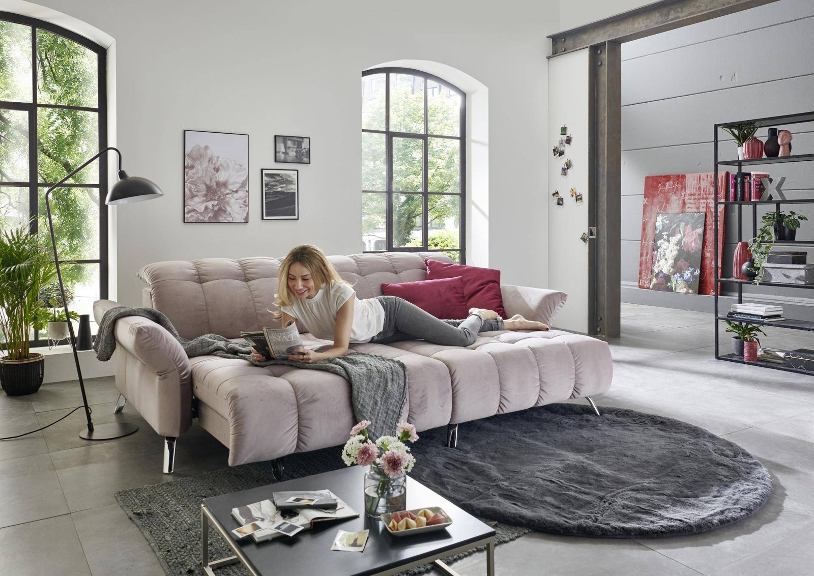 Coast_Typ-5587_100_FKT_Riviera-flieder-SG-11_Fuss-Metall-chromfarbig_5840_22_resized-1 Coast Typ 5587 100 FKT Riviera flieder SG 11 Fuss Metall chromfarbig 5840 22 resized 1