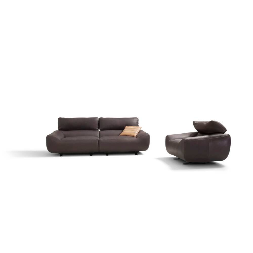 Rocky sofa – modulinė sofa su metaliniu pagrindu ir plunksnų užpildu