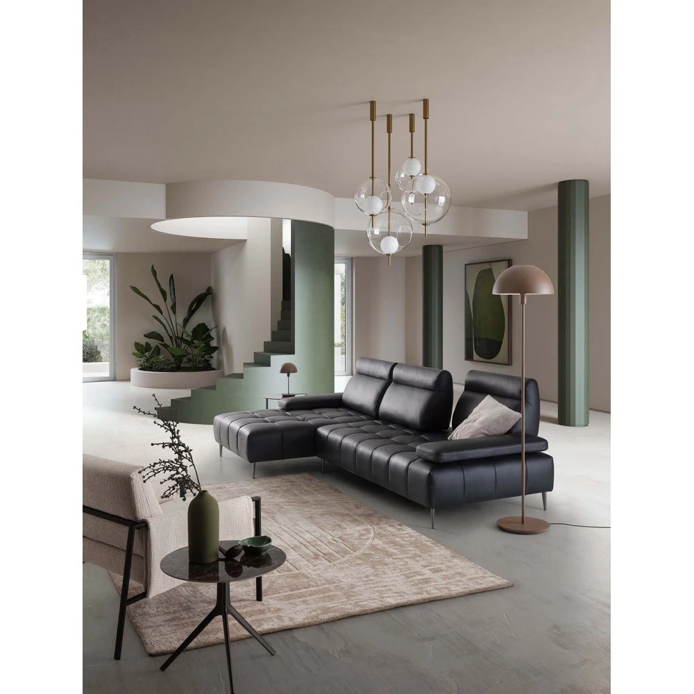 Modulinė sofa Joplin su apvaliu dizainu, stumdomais atlošais ir reguliuojamais porankiais – kolekcija Bubble